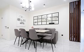Luxury Nest Lviv Center